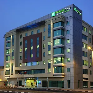 https://holiday-inn-express-dubai-jumeirah-1.sharjah-hotels.com